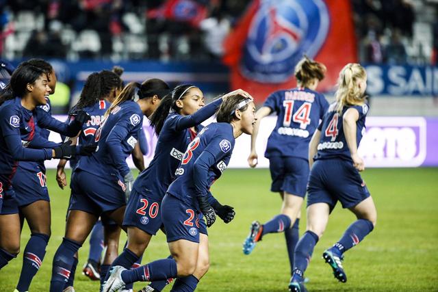 从梦幻球场到“野球场”，女足第一人成为足协功绩的牺牲品