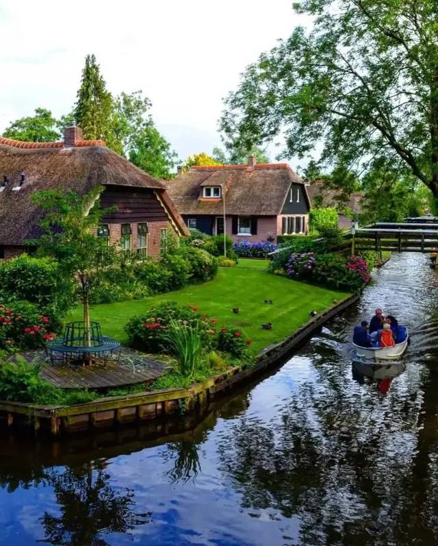 荷兰花海最值得一去的是哪里,荷兰最大花卉公园