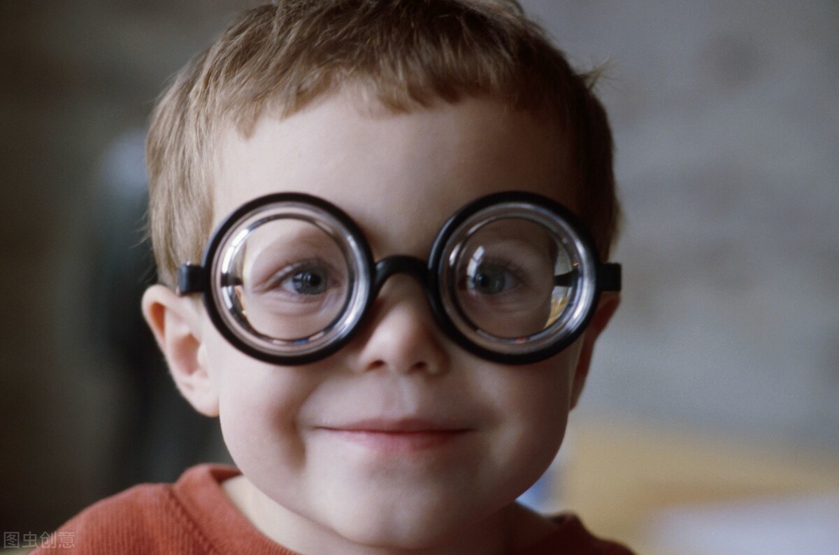 中小学生的近视，有多少？是被眼镜店“骗”出来的？