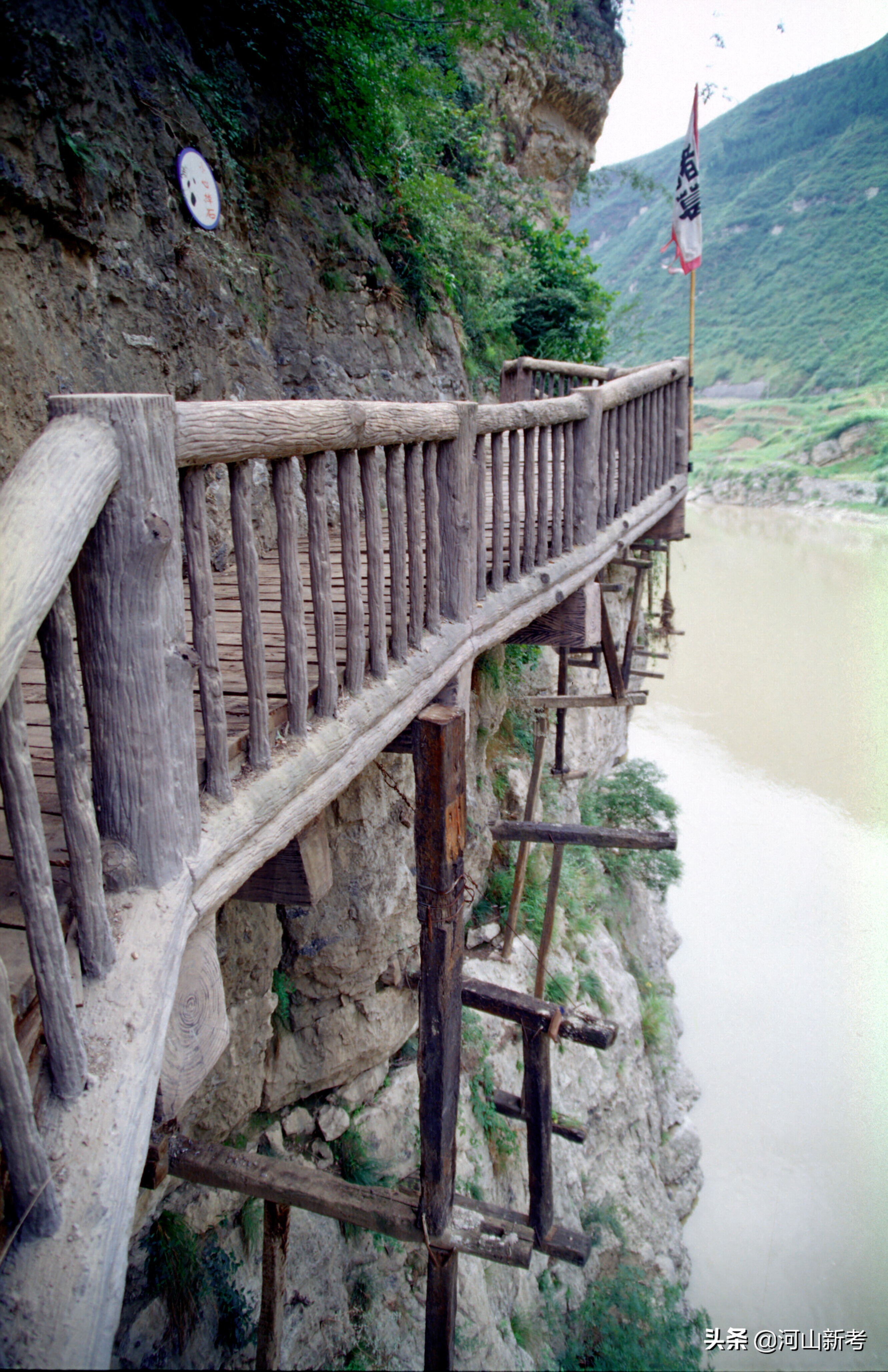 古栈道是如何修建的,古栈道是怎么建造的