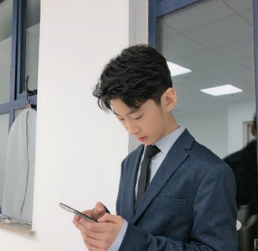 张亮13岁儿子近照曝光,张亮儿子今年几岁身高多少