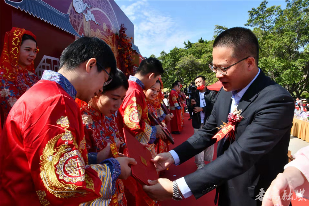 爱的莲（涟）漪美的绽放｜第21届番禺青年集体婚礼在莲花山旅游区举行