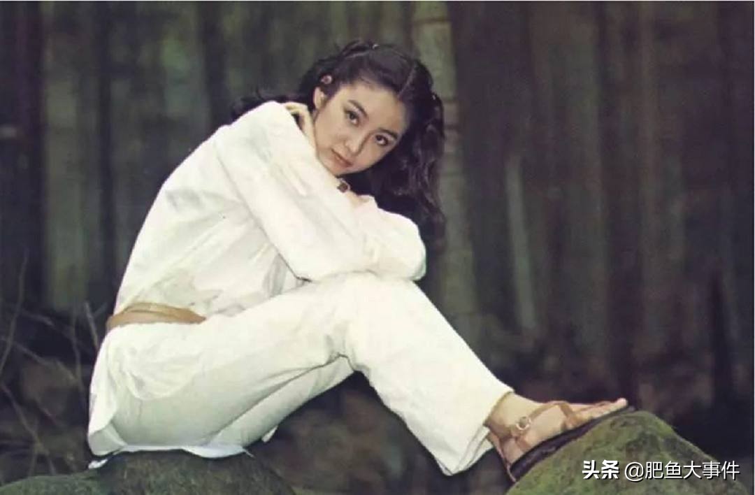 年轻时和老了一模一样的女明星,长得一模一样的女明星很久以前