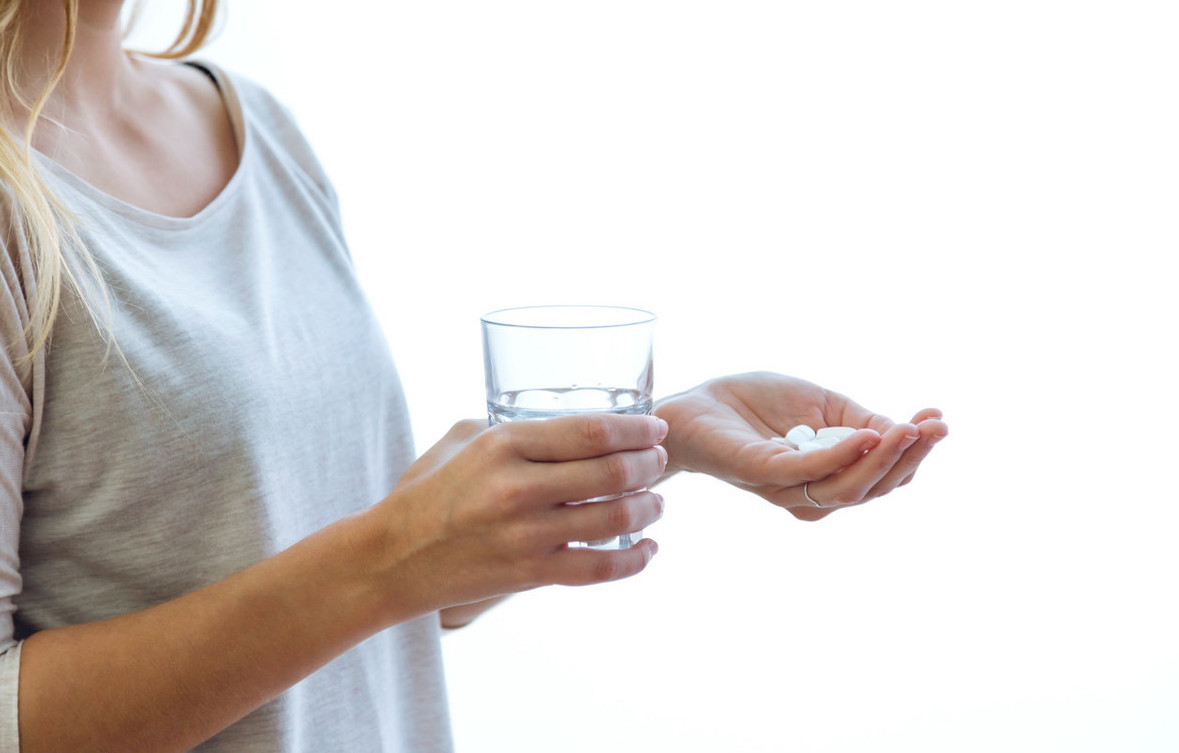 王俊凯表演突然晕倒,王俊凯跨年晕倒