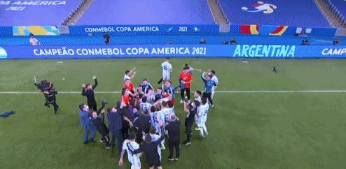 足球丢失球权是如何统计,足球怎样判断哪方球权