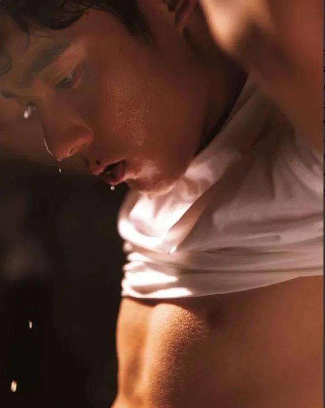 00后足球新星帅哥,18岁帅气篮球校草