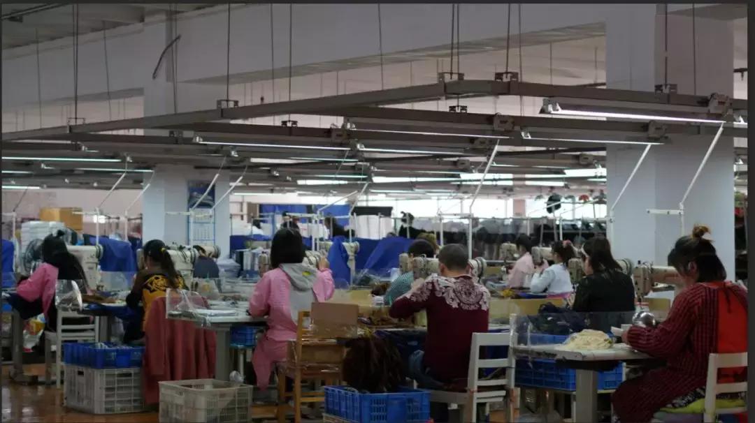 这一群制假发工厂，竟养活了30万当地人！