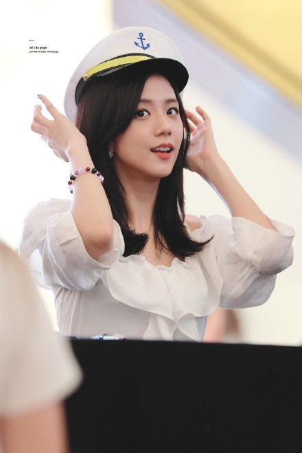 打造清新脱俗女神妆容,打造高级妆容需要什么化妆品