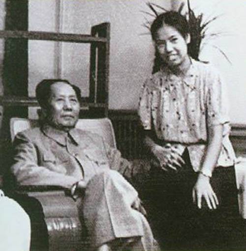 毛*东泽**亲家张文秋，两丈夫相继牺牲，狱中抚养3*女幼**，享年99岁