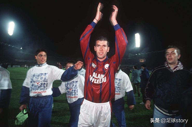 齐达内传奇巨星,齐达内足球大师