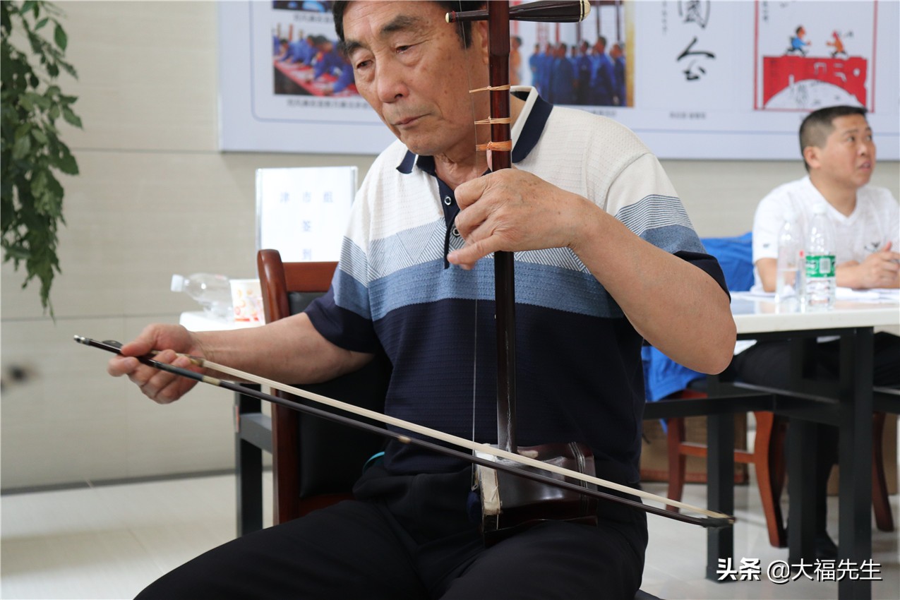 钢铁年代战友重逢,钢铁情怀