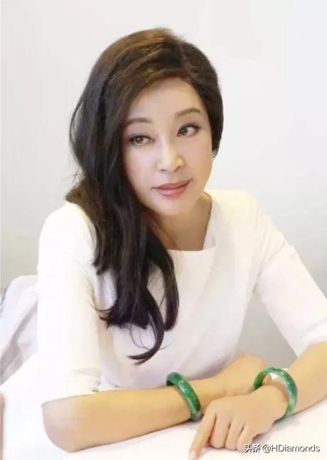 玉镯子戴久了有划痕怎么办,玉镯长时间没戴怎样恢复光泽