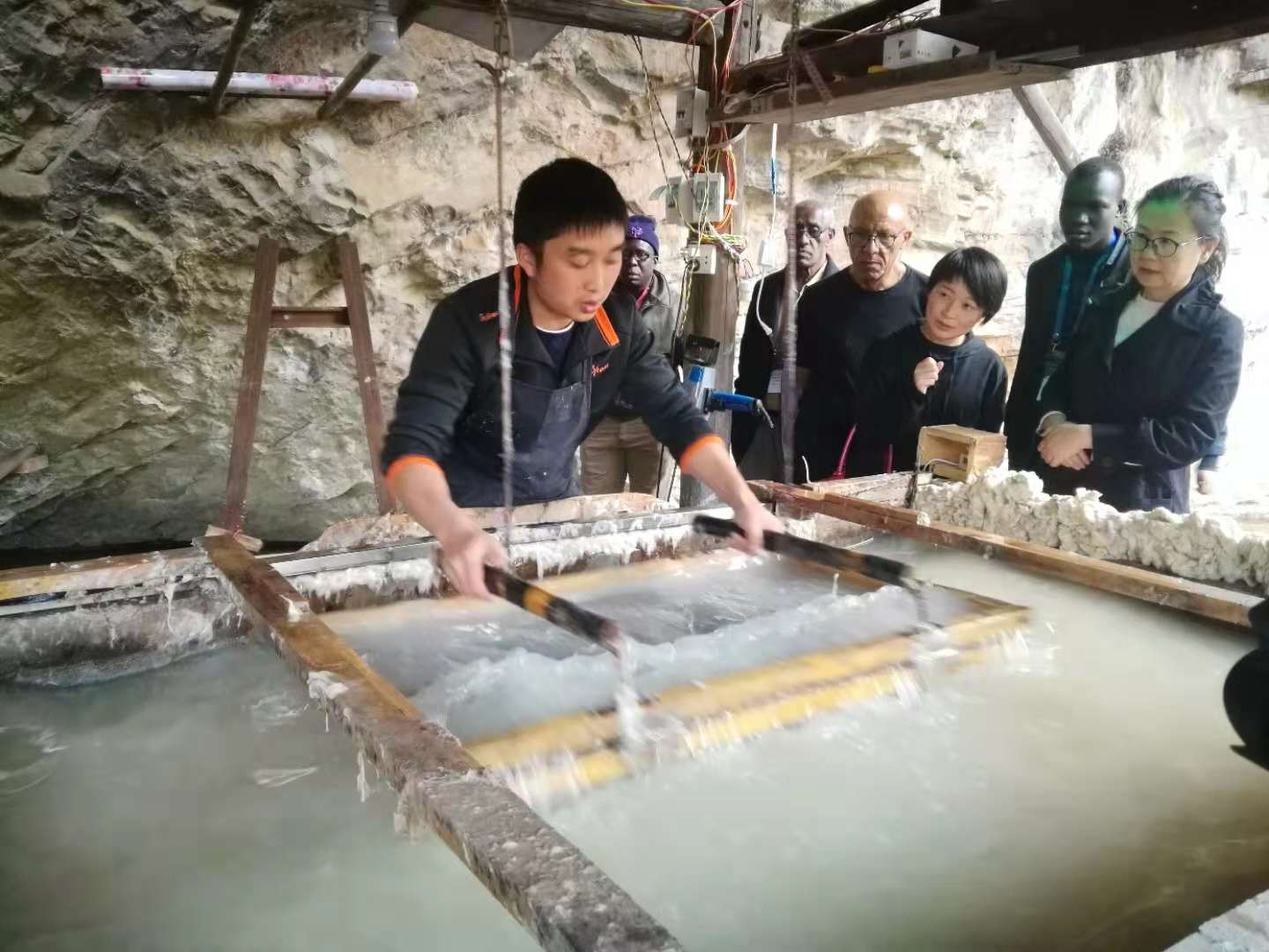 造纸消泡剂成效,造纸专用消泡剂的特点是什么