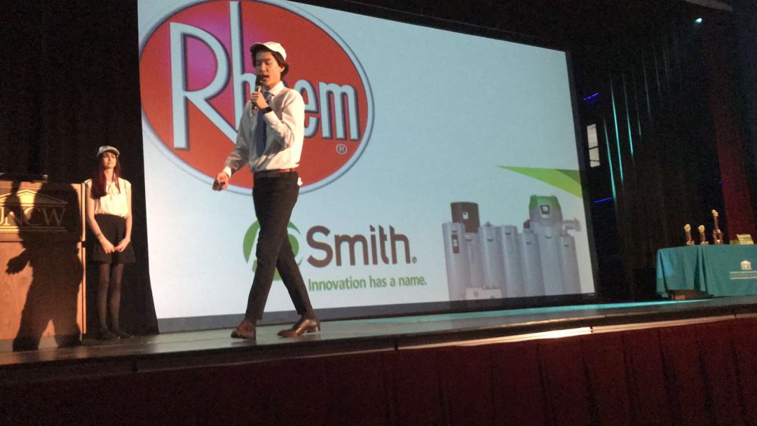 荣获美国YEPex高中生创新与创业大赛第一名的学生跟我讲了什么?