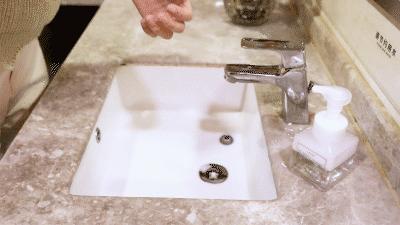 泡腾片洗完还可以用洗衣液吗,为什么泡腾片能用来打扫卫生