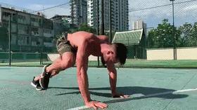 锤哥雷神身材,雷神锤哥露腹肌片段