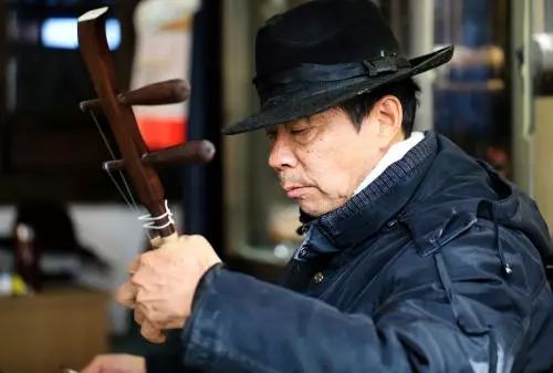 二胡初学者颤音指法如何练习,电子琴二胡初学者指法表