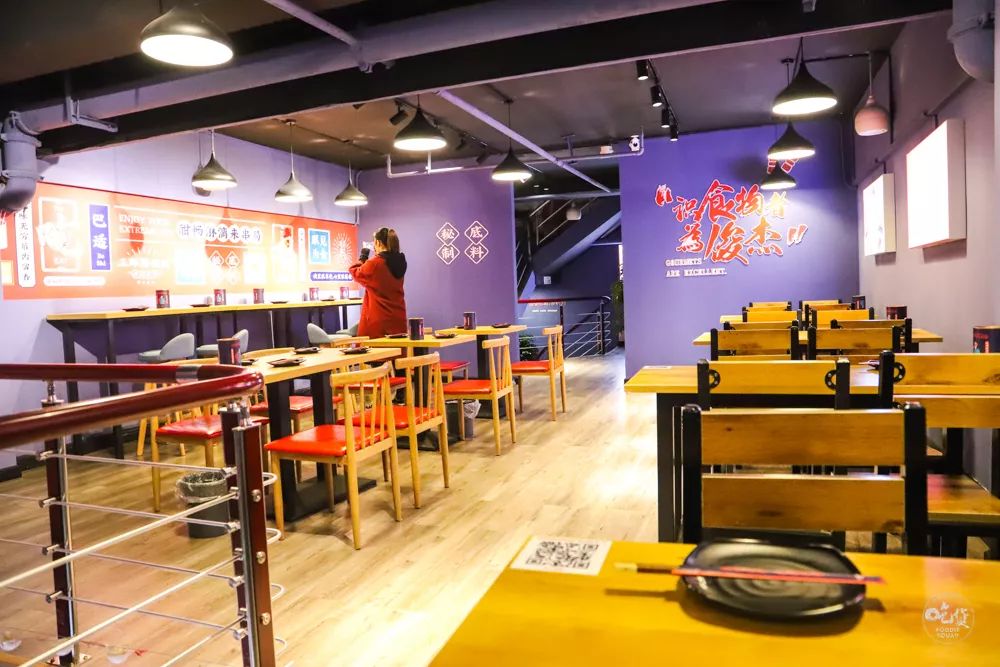 这家国潮网红串串落地襄阳啦，你只管拿串不用涮可以直接开吃