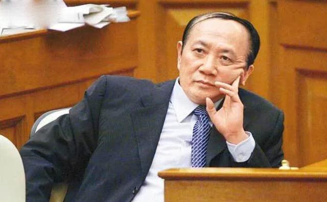 从住地下室的小贩到中国首富，黄光裕的财富之路，怎样炼成？