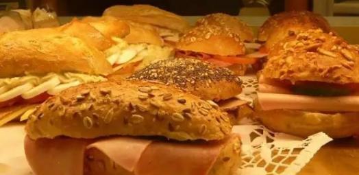 国外的月亮真的比国内好吗,外国的月亮比国内的大