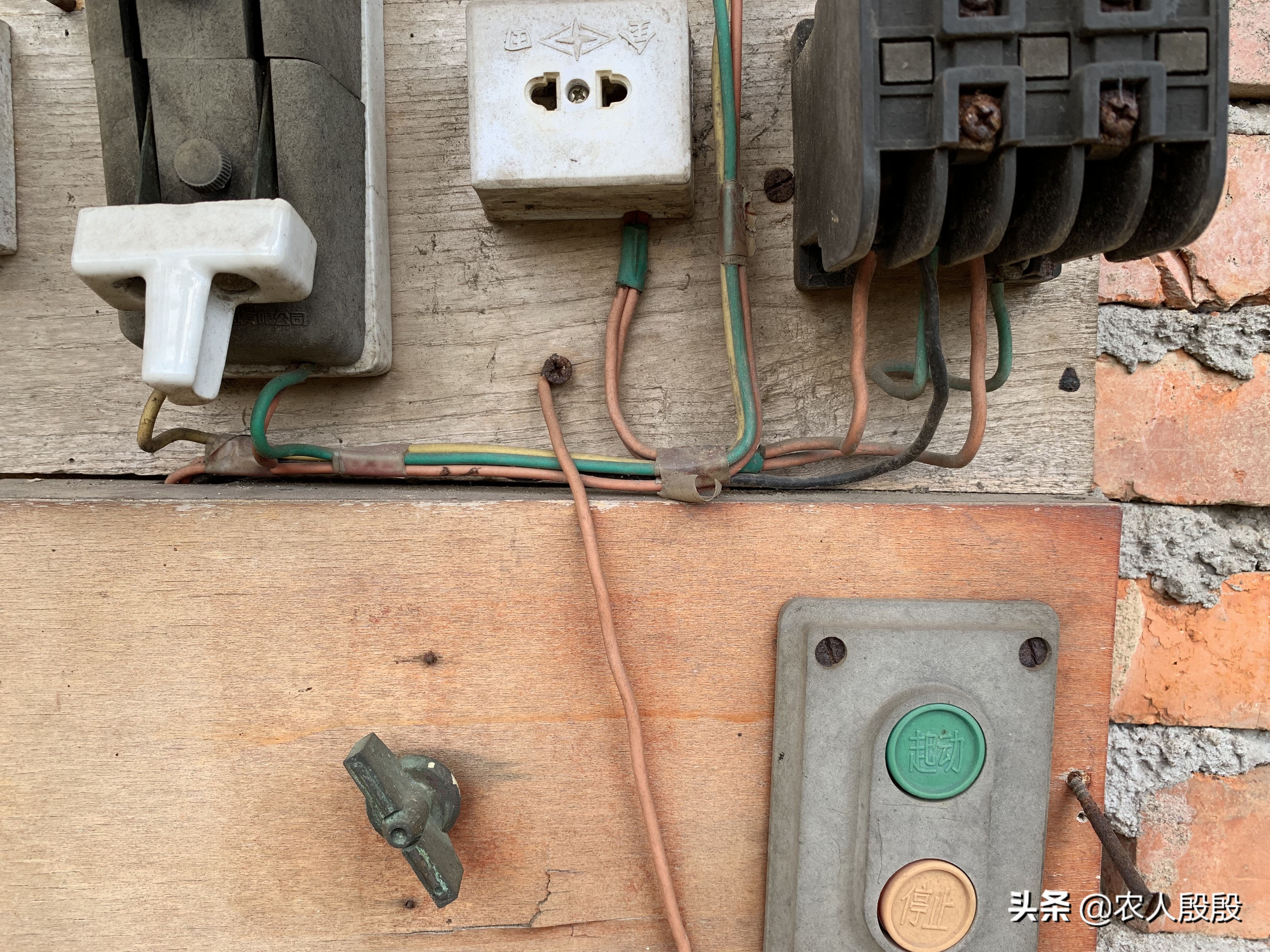 农村水塔怎么安装自动上水装置,农村全自动水塔里边一直没水