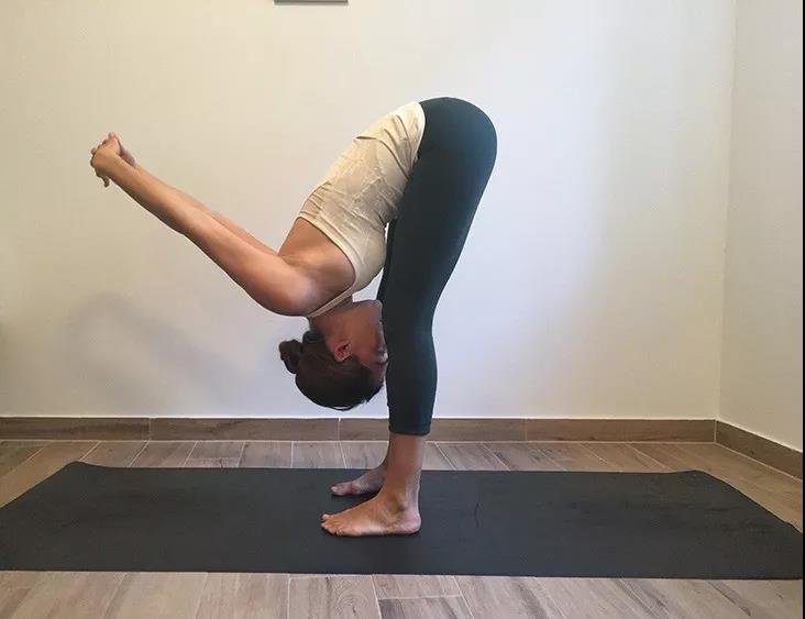 三个动作告别蝴蝶臂,怎么练天鹅臂薄背