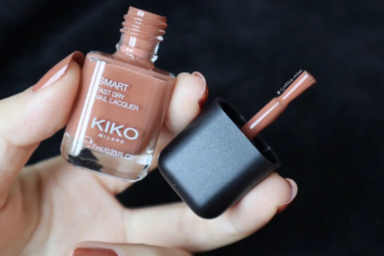 裸色冰透显白指甲油推荐,显白指甲油推荐秋冬款