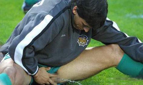 职业选手比赛突然要上厕所怎么办,罗斯是因为伤病被弃用吗