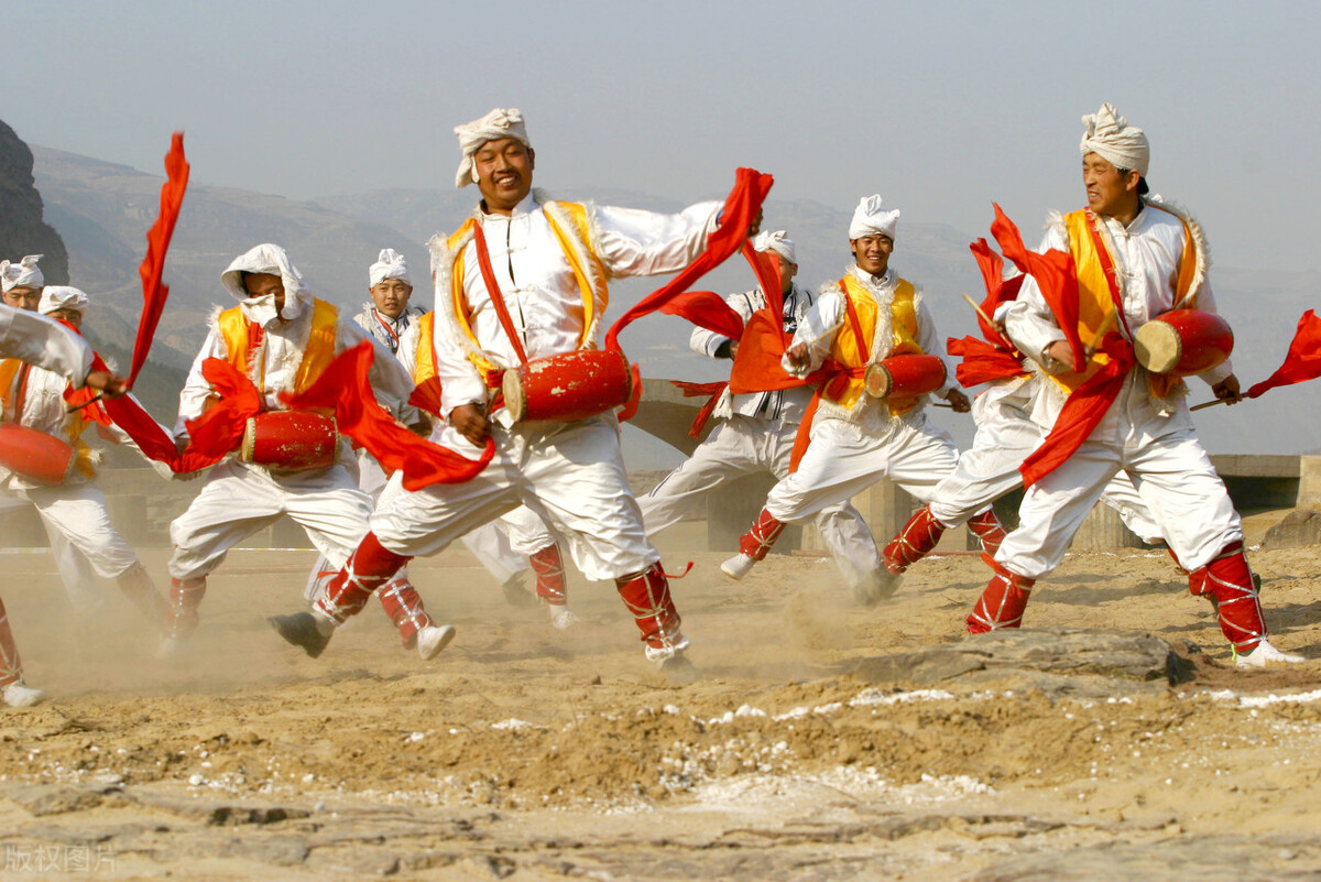 走进延安—登顶圣地宝塔山，感受安塞腰鼓山，游览佛道合一云台山