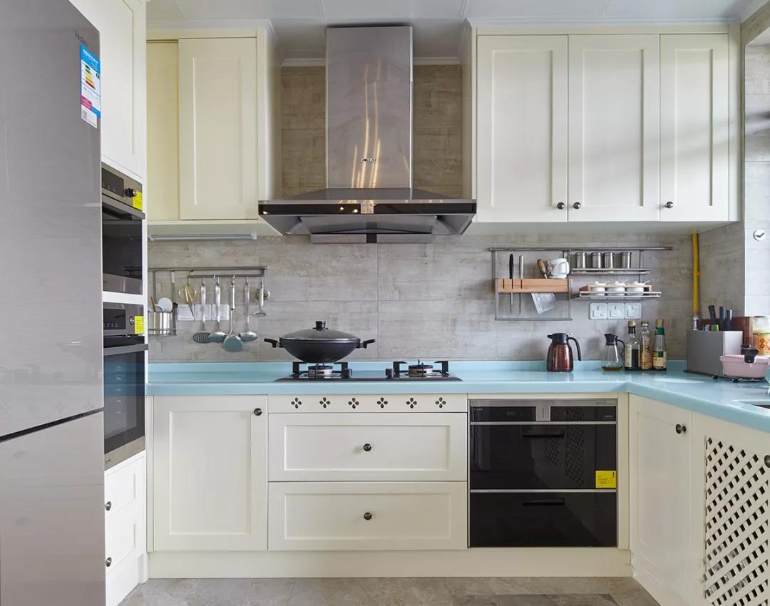 橱柜台面用钢化玻璃材质好吗,不锈钢橱柜台面材质多厚比较好