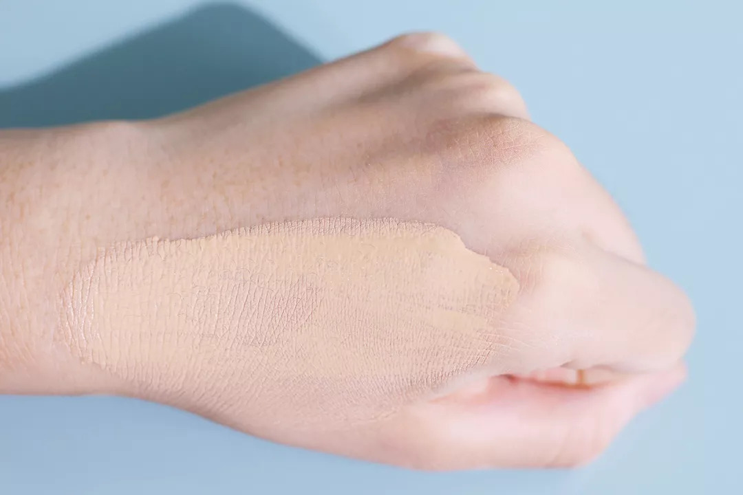 夏季底妆服帖技巧,夏季底妆怎么不脱妆油皮