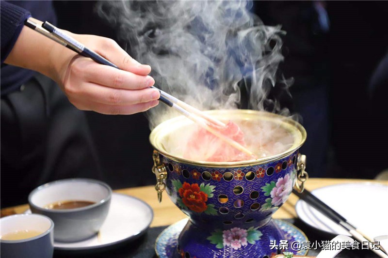 西安人终于爱上铜锅涮，清淡美味关键健康，疫情之后必定会更火