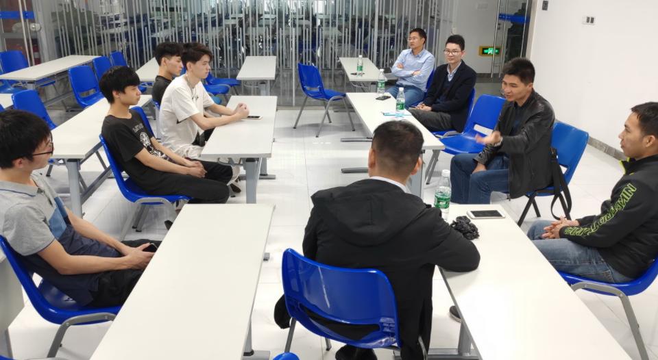 无语！大学生“天价”学费想圆空姐梦，毕业却被分配在酒店大堂