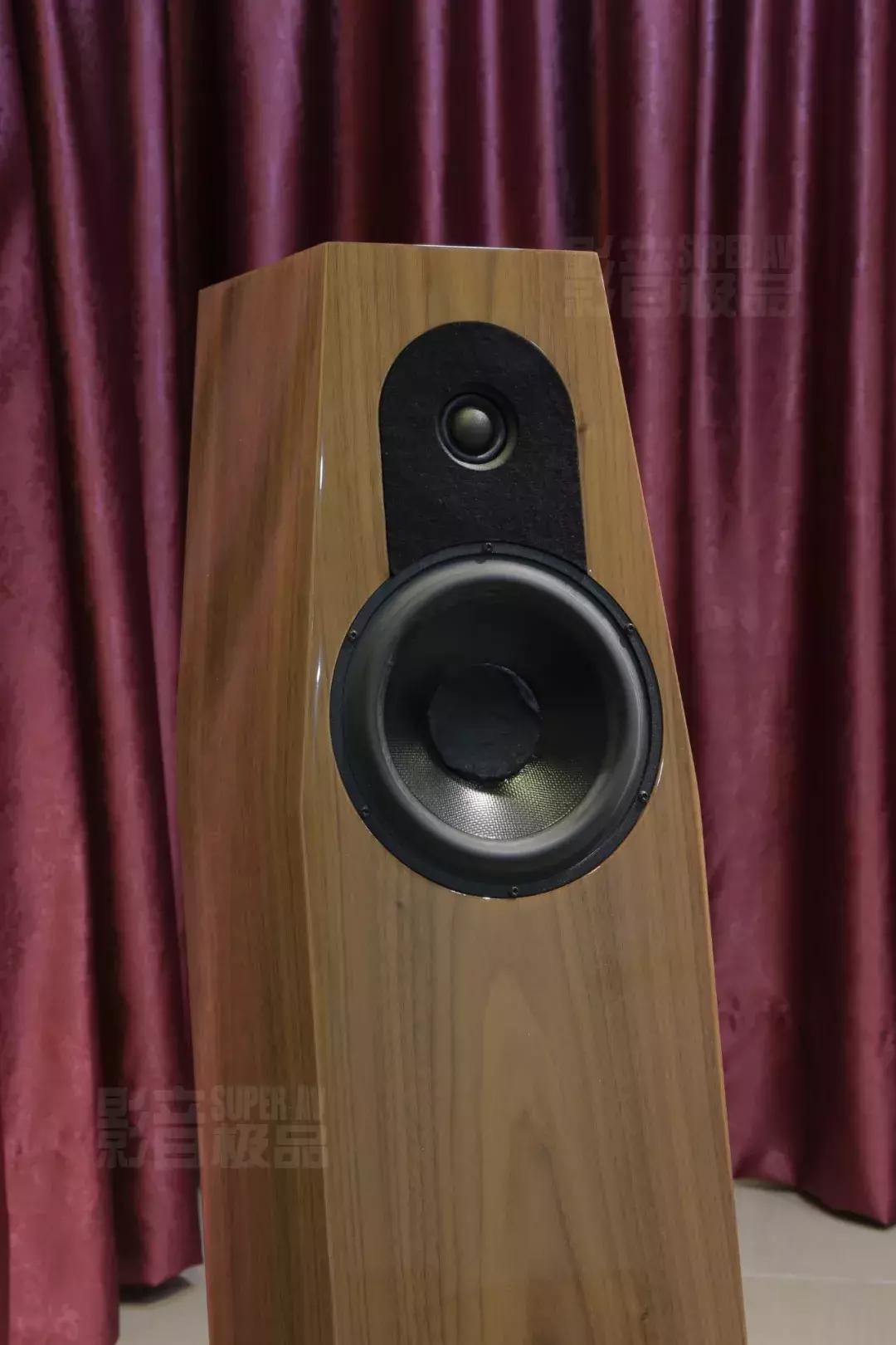 享受，从来不费吹灰之力——QlnPrestigeThree座地式扬声器