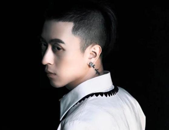 网红炫富珠宝首饰,网红炫富身份曝光