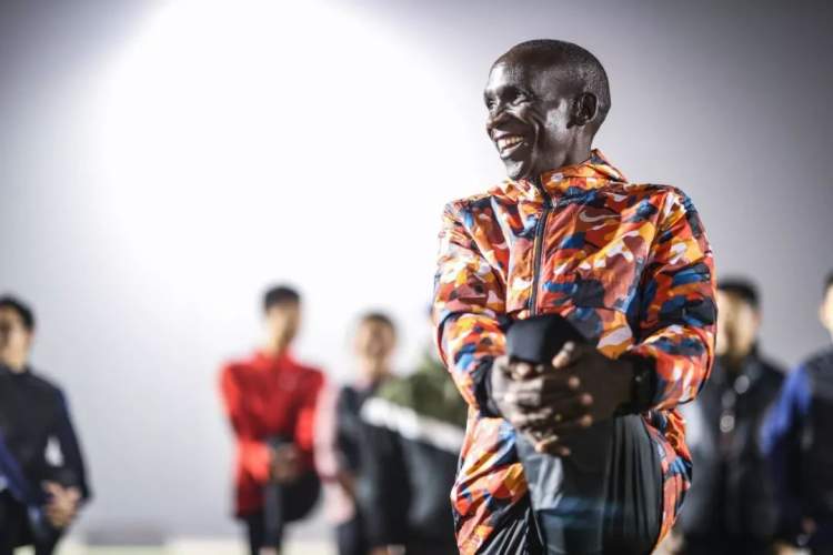 基普乔格刷新男子马拉松世界纪录,马拉松世界纪录基普乔格平均时速