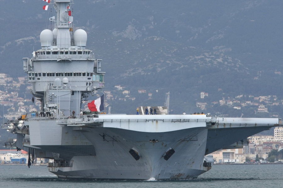 马克龙法国核动力航空母舰,马克龙登上戴高乐号