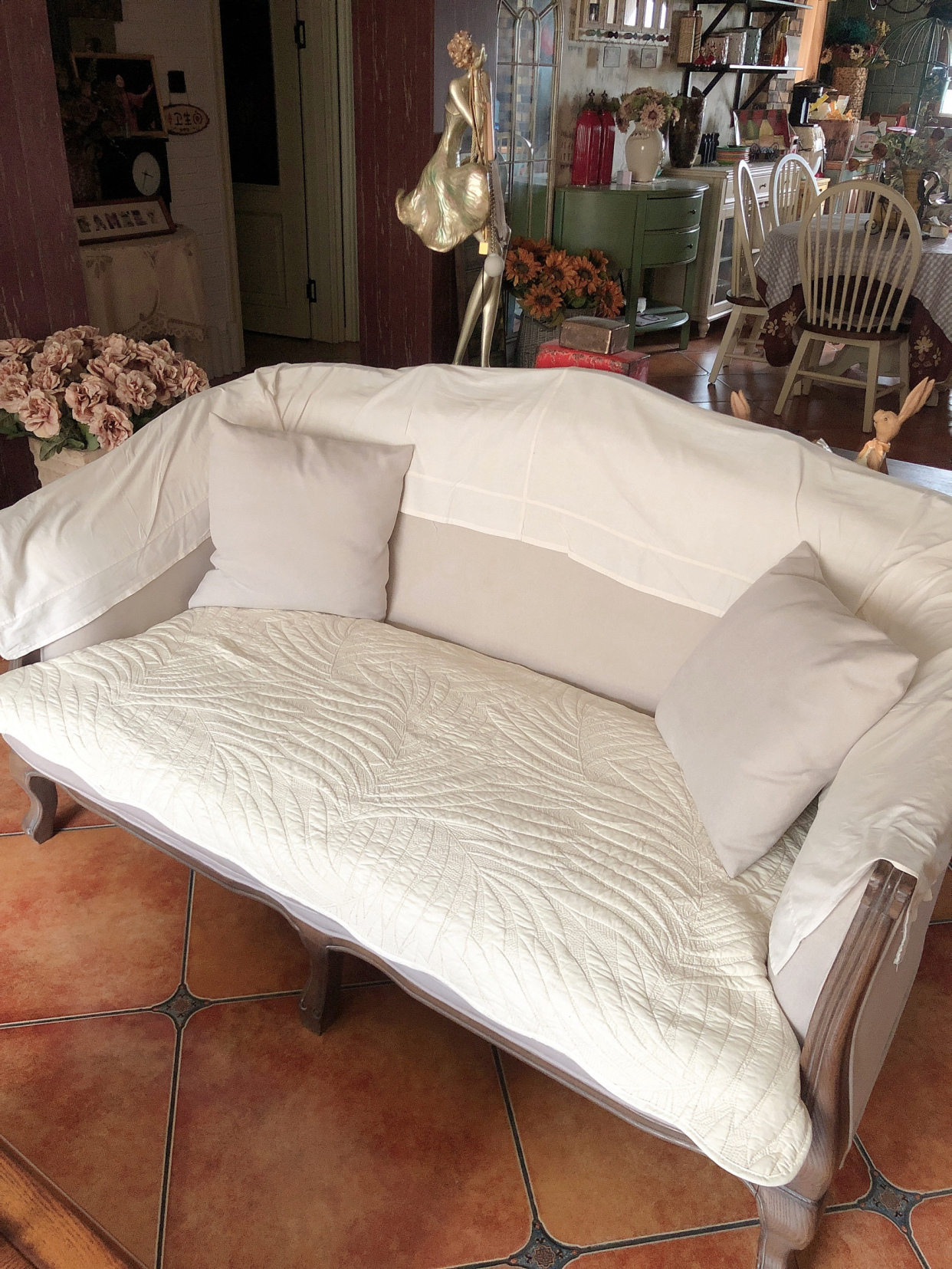 在这些家居奇观面前,德国的“油烟往屋内排”都显得小儿科了