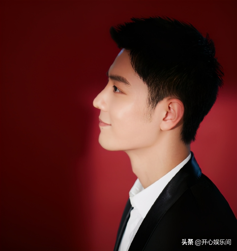 央视肖战夜空中最亮的星完整版,肖战重阳节晚会夜空中最亮的星