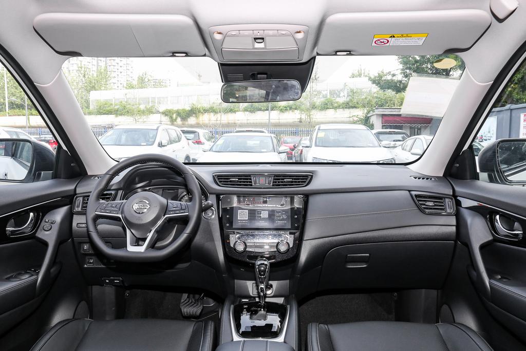 奇骏2021款2.0舒适纪念版9月行情,21款奇骏四驱豪华版首付39800元