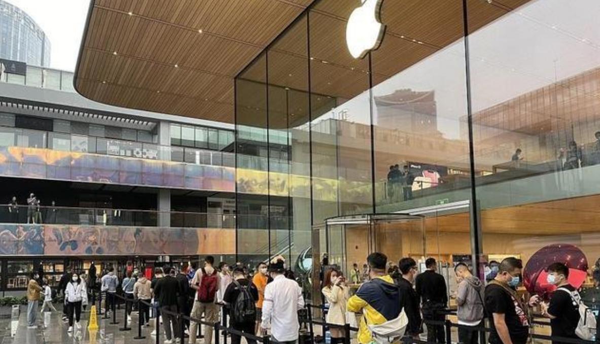 买iPhone13Pro需要几个月的工资？瑞士只需4天，我们要多久？