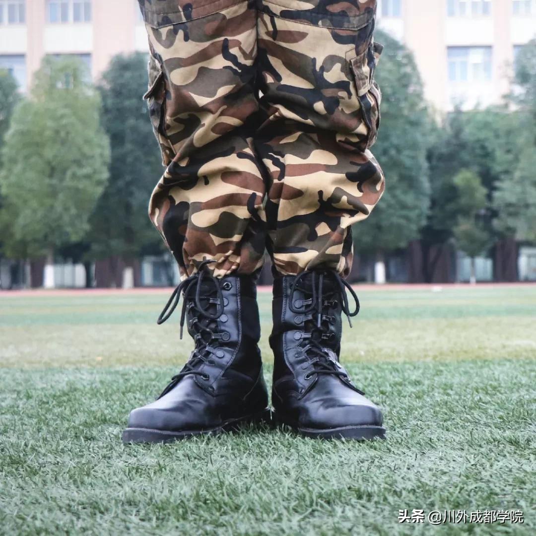 穿上这双鞋也许能走上人生巅峰,穿上这双鞋也许就能走上人生巅峰