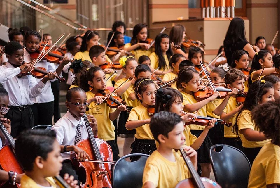 五个国家在音乐教育上的尝试：被边缘化的艺术如何帮助贫困儿童