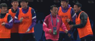 中甲守门员自己开球乌龙球,中超奇葩足球失误视频