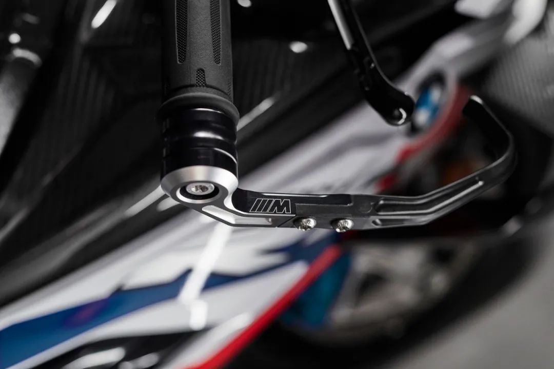 宝马m摩托车视频,2023宝马m版摩托车