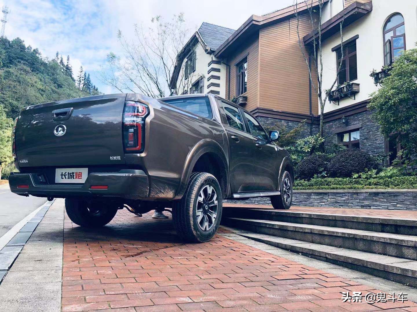 看似公交车驾似越野车长城炮深度试驾到底是好是坏