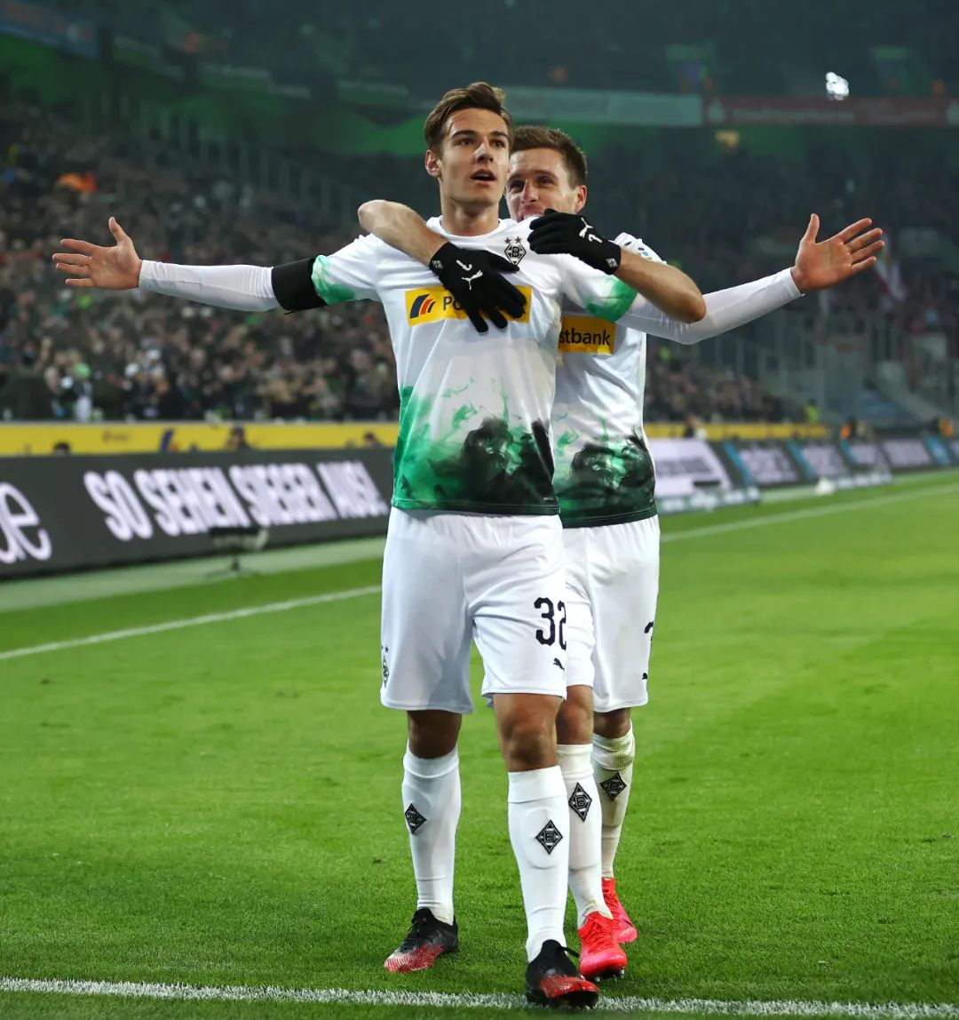 颜值球技双高足球球星,球技和颜值并存的十大球员