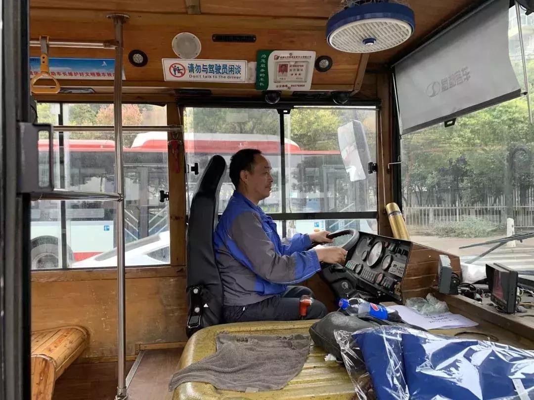 成都52路公交路线,快速公交51路