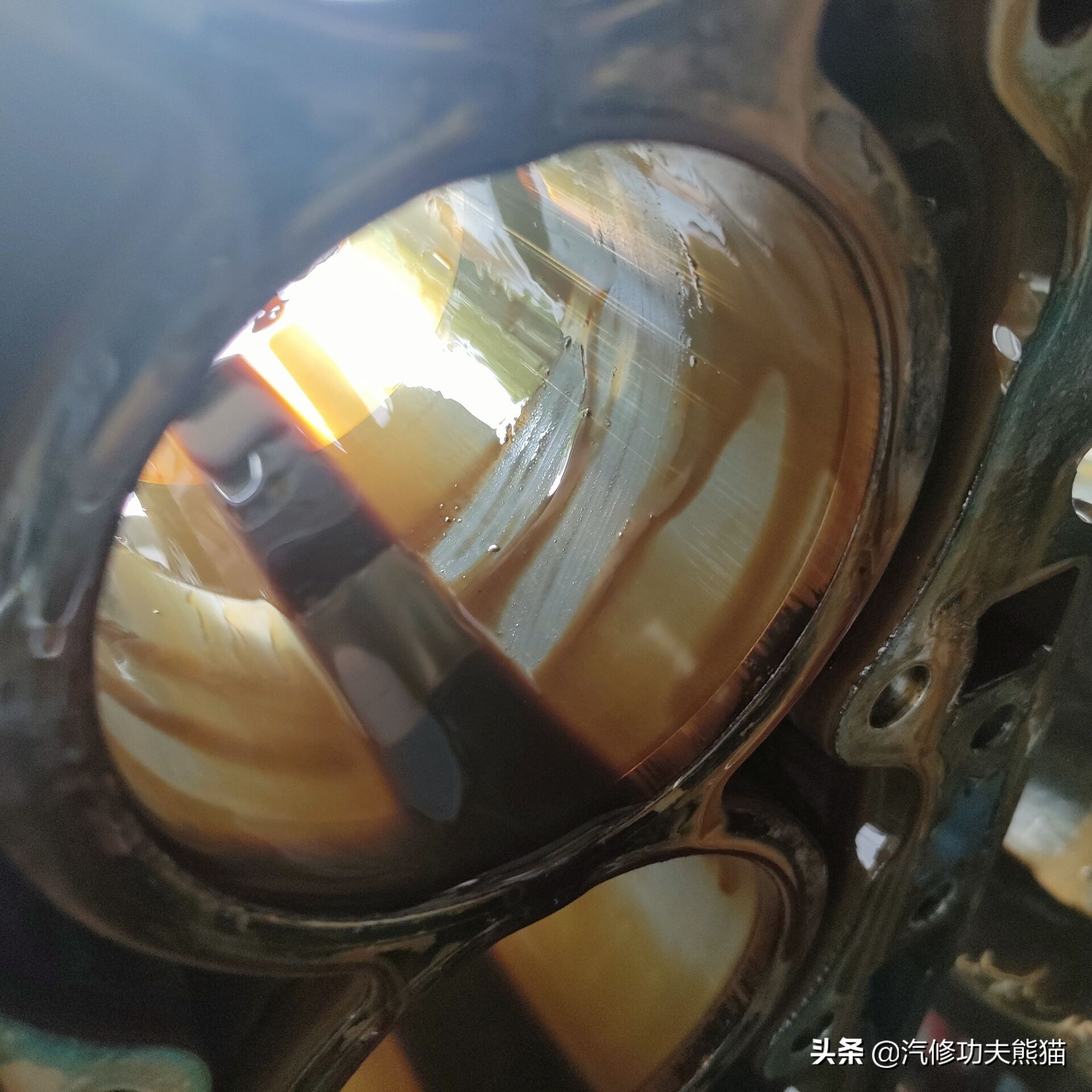 宝马e90325i2007款,宝马e90漏机油通病