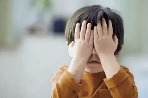 小孩摔出皮下血肿怎么处理,孩子头部摔了有血肿软的